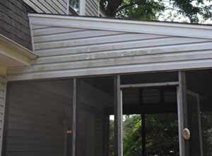 Siding that needs pressure washing